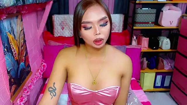 MoniqueCeleste online show from 10/04/25, 05:25