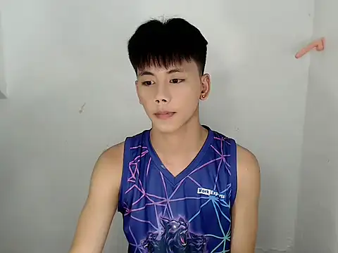 Snapshot of ynotyu chatting on 04/21/26, 08:15 ynotyu online show from 04/21/26, 08:15