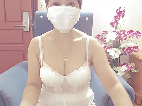 ruby 8x online show from 10/28/25, 12:00