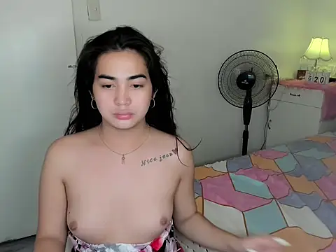 Snapshot of Alovelydoll_nica chatting on 11/20/25, 04:57 Alovelydoll nica online show from 11/20/25, 04:57