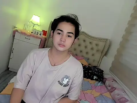 Snapshot of Alovelydoll_nica chatting on 11/24/25, 05:51 Alovelydoll nica online show from 11/24/25, 05:51