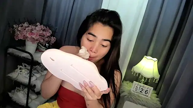 Snapshot of Alovelydoll_nica chatting on 09/25/25, 11:00 Alovelydoll nica online show from 09/25/25, 11:00