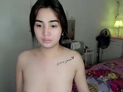 Snapshot of Alovelydoll_nica chatting on 04/20/26, 01:24 Alovelydoll nica online show from 04/20/26, 01:24