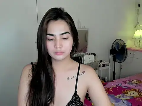 Snapshot of Alovelydoll_nica chatting on 04/10/26, 01:56 Alovelydoll nica online show from 04/10/26, 01:56