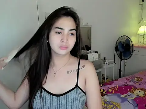 Snapshot of Alovelydoll_nica chatting on 04/16/26, 01:28 Alovelydoll nica online show from 04/16/26, 01:28