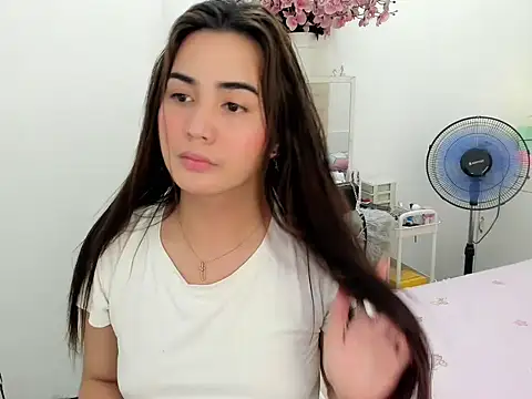 Snapshot of Alovelydoll_nica chatting on 03/04/26, 12:46 Alovelydoll nica online show from 03/04/26, 12:46