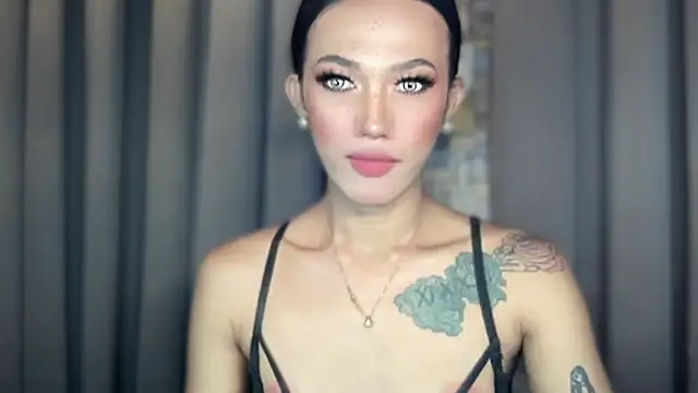 Lust-sluttymira online show from 11/28/25, 11:38