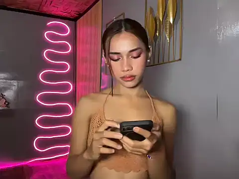 Snapshot of Lovelynikki03 chatting on 05/03/26, 10:20 Lovelynikki03 online show from 05/03/26, 10:20