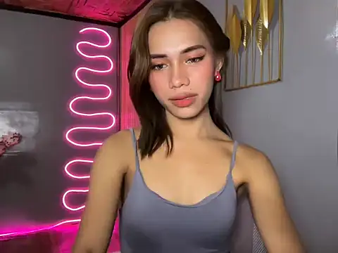 Snapshot of Lovelynikki03 chatting on 04/24/26, 10:23 Lovelynikki03 online show from 04/24/26, 10:23
