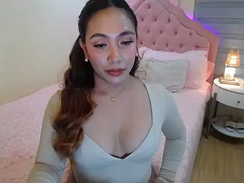 ur seductivelaura online show from 12/04/25, 09:58