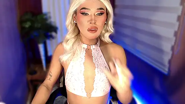 Snapshot of _tipsandchips chatting on 09/15/25, 04:51 tipsandchips online show from 09/15/25, 04:51