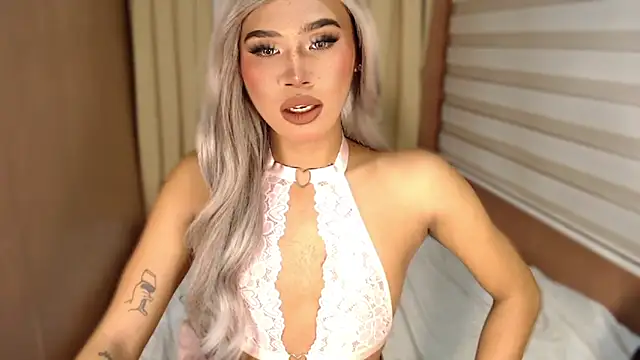 Snapshot of _tipsandchips chatting on 09/26/25, 06:15 tipsandchips online show from 09/26/25, 06:15