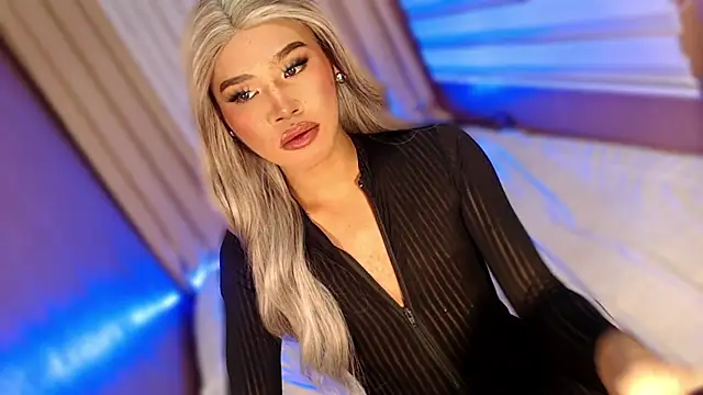 Snapshot of _tipsandchips chatting on 09/30/25, 06:03 tipsandchips online show from 09/30/25, 06:03