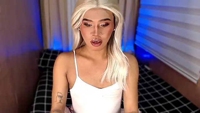 Snapshot of _tipsandchips chatting on 10/13/25, 07:37 tipsandchips online show from 10/13/25, 07:37