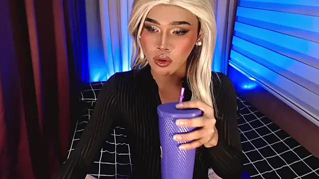 Snapshot of _tipsandchips chatting on 11/02/25, 02:22 tipsandchips online show from 11/02/25, 02:22