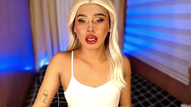 Snapshot of _tipsandchips chatting on 10/18/25, 08:16 tipsandchips online show from 10/18/25, 08:16