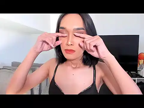 sensualmelody143 online show from 04/15/26, 12:27