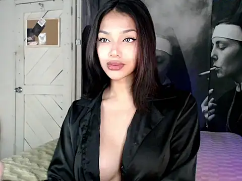 itsmekarinaaa online show from 04/06/26, 01:34