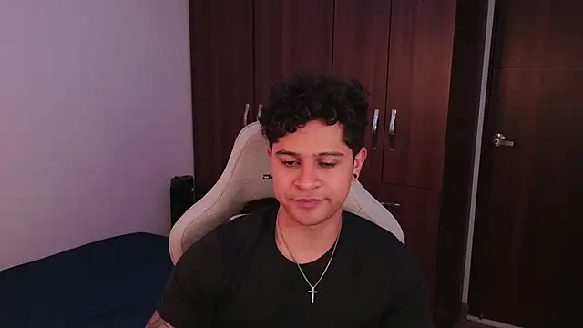 domsantiago  online show from 09/22/25, 04:40