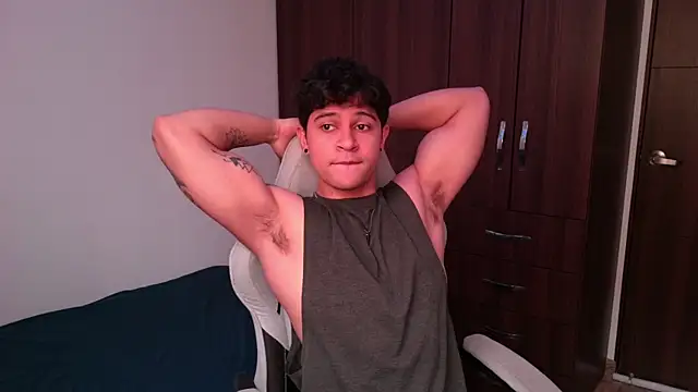 domsantiago  online show from 10/04/25, 03:57