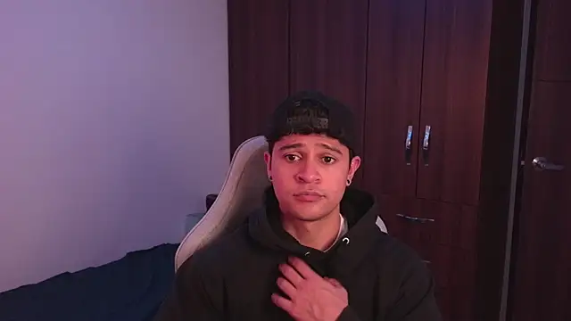 domsantiago  online show from 10/11/25, 03:07