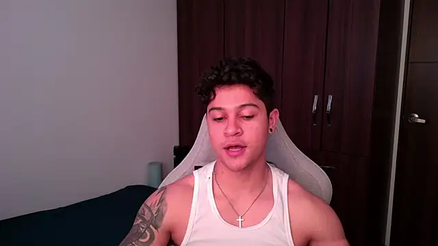 domsantiago  online show from 10/13/25, 03:02