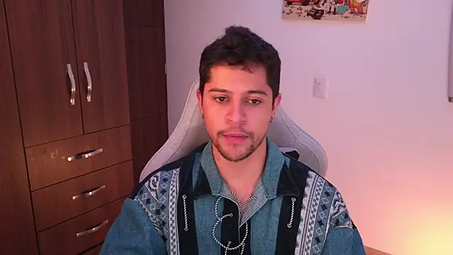 domsantiago  online show from 11/25/25, 03:07