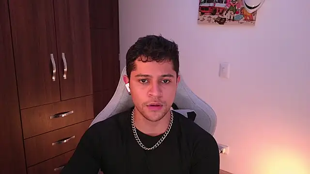 domsantiago  online show from 11/13/25, 02:15