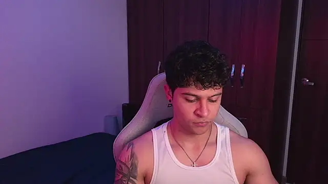 domsantiago  online show from 10/08/25, 11:16