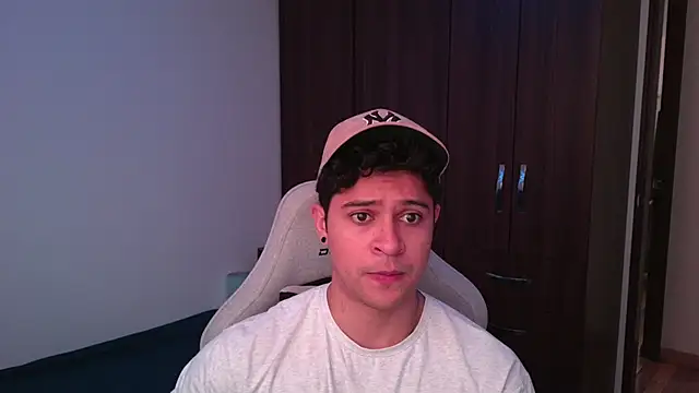 domsantiago  online show from 10/11/25, 06:09