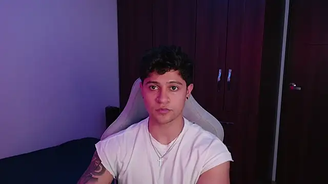 domsantiago  online show from 09/26/25, 12:28