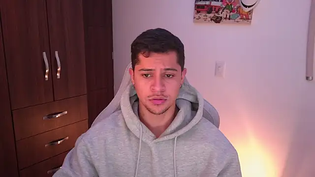 domsantiago  online show from 11/04/25, 02:04