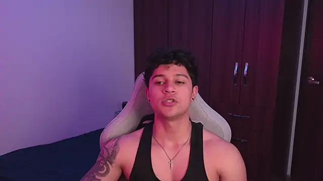 domsantiago  online show from 10/06/25, 03:29