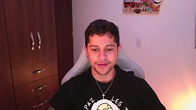 domsantiago  online show from 11/18/25, 03:54