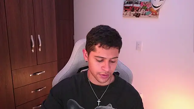 domsantiago  online show from 11/11/25, 02:39