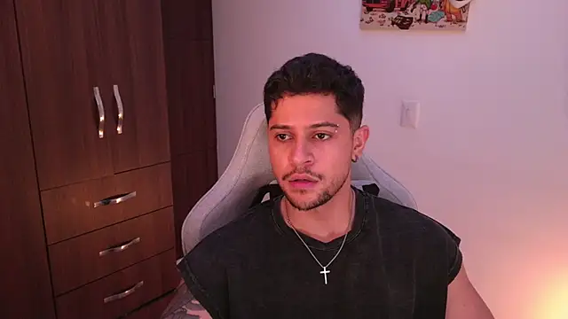 domsantiago  online show from 12/05/25, 02:10