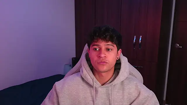 domsantiago  online show from 10/08/25, 02:24