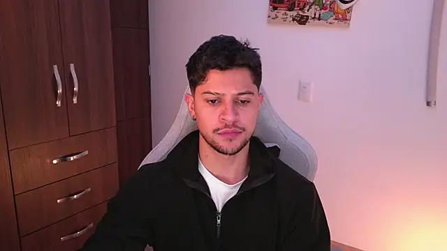 domsantiago  online show from 12/17/25, 01:43