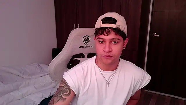 domsantiago  online show from 09/21/25, 04:34