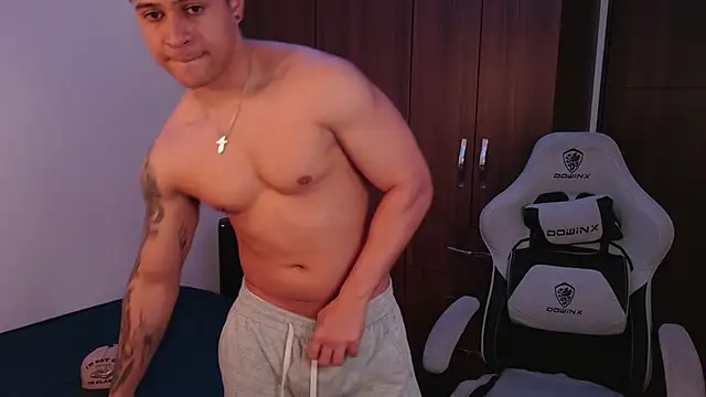 domsantiago  online show from 09/23/25, 01:23