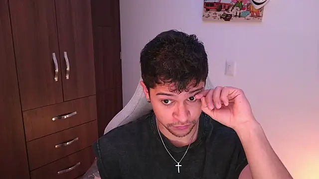 domsantiago  online show from 11/19/25, 02:55