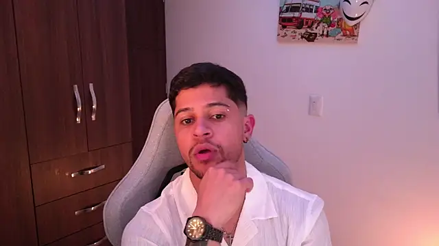 domsantiago  online show from 11/28/25, 03:17