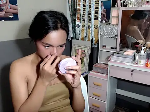 miya khali online show from 10/24/25, 07:02