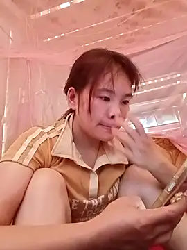 Snapshot of Nguyet135 chatting on 04/16/26, 06:03 Nguyet135 online show from 04/16/26, 06:03