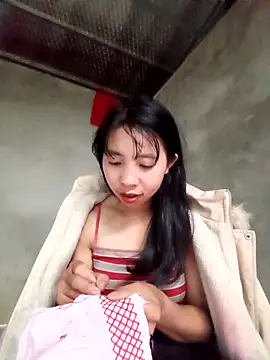 Snapshot of emaame68 chatting on 10/20/25, 12:56 emaame68 online show from 10/20/25, 12:56