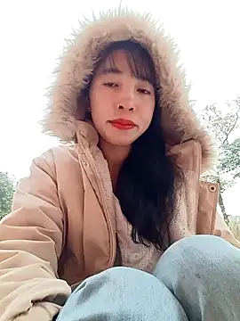 Snapshot of emaame68 chatting on 12/16/25, 01:21 emaame68 online show from 12/16/25, 01:21