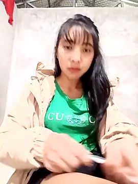 Snapshot of emaame68 chatting on 11/06/25, 02:10 emaame68 online show from 11/06/25, 02:10