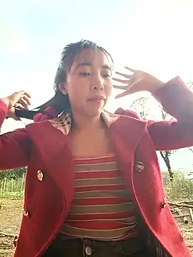 Snapshot of emaame68 chatting on 11/15/25, 12:58 emaame68 online show from 11/15/25, 12:58