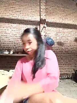 Snapshot of emaame68 chatting on 11/01/25, 01:16 emaame68 online show from 11/01/25, 01:16