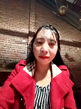 Snapshot of emaame68 chatting on 11/18/25, 01:32 emaame68 online show from 11/18/25, 01:32